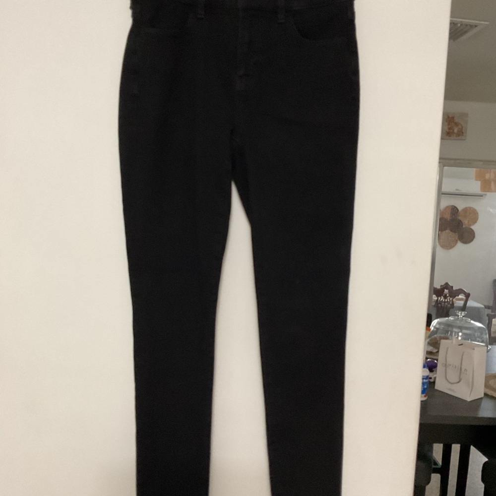 Women's Black Skinny Jeans — Sleek Stretch Fit